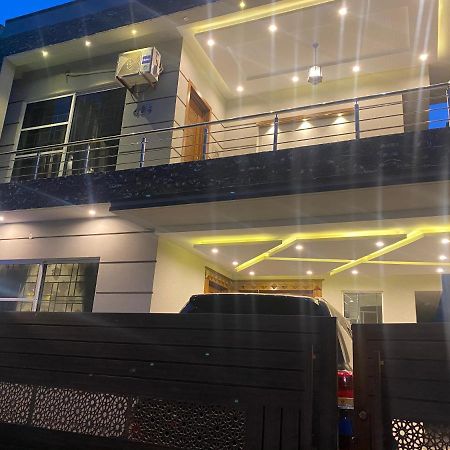 Luxury Guest House In Bahria Town Rawalpindi Luaran gambar