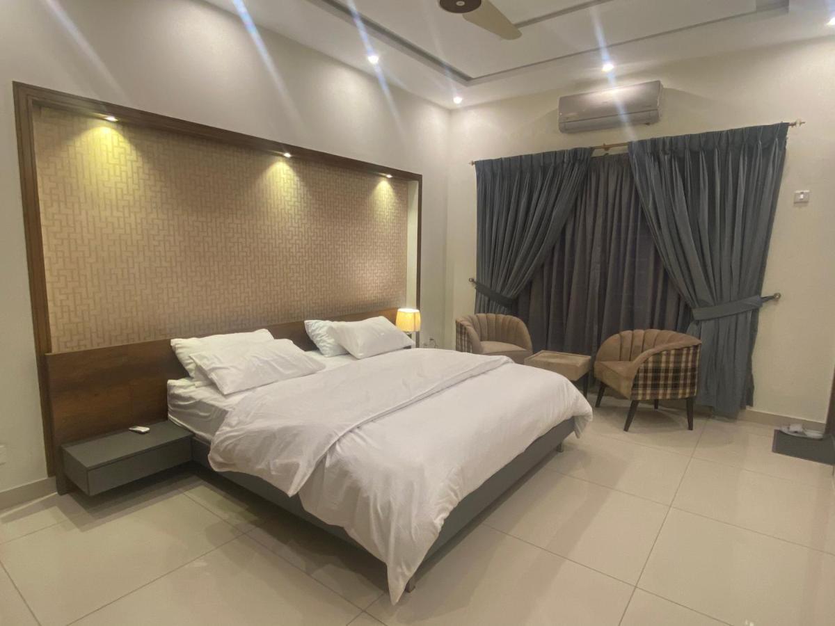Luxury Guest House In Bahria Town Rawalpindi Luaran gambar