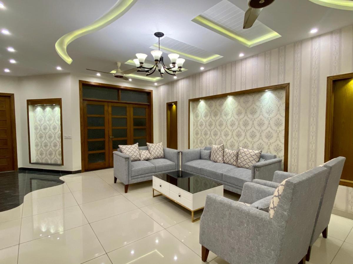 Luxury Guest House In Bahria Town Rawalpindi Luaran gambar
