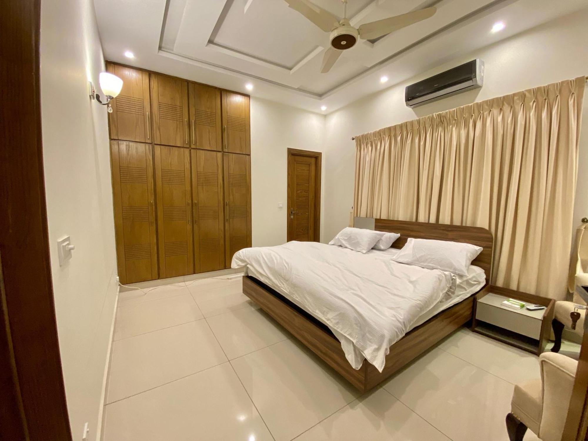 Luxury Guest House In Bahria Town Rawalpindi Luaran gambar
